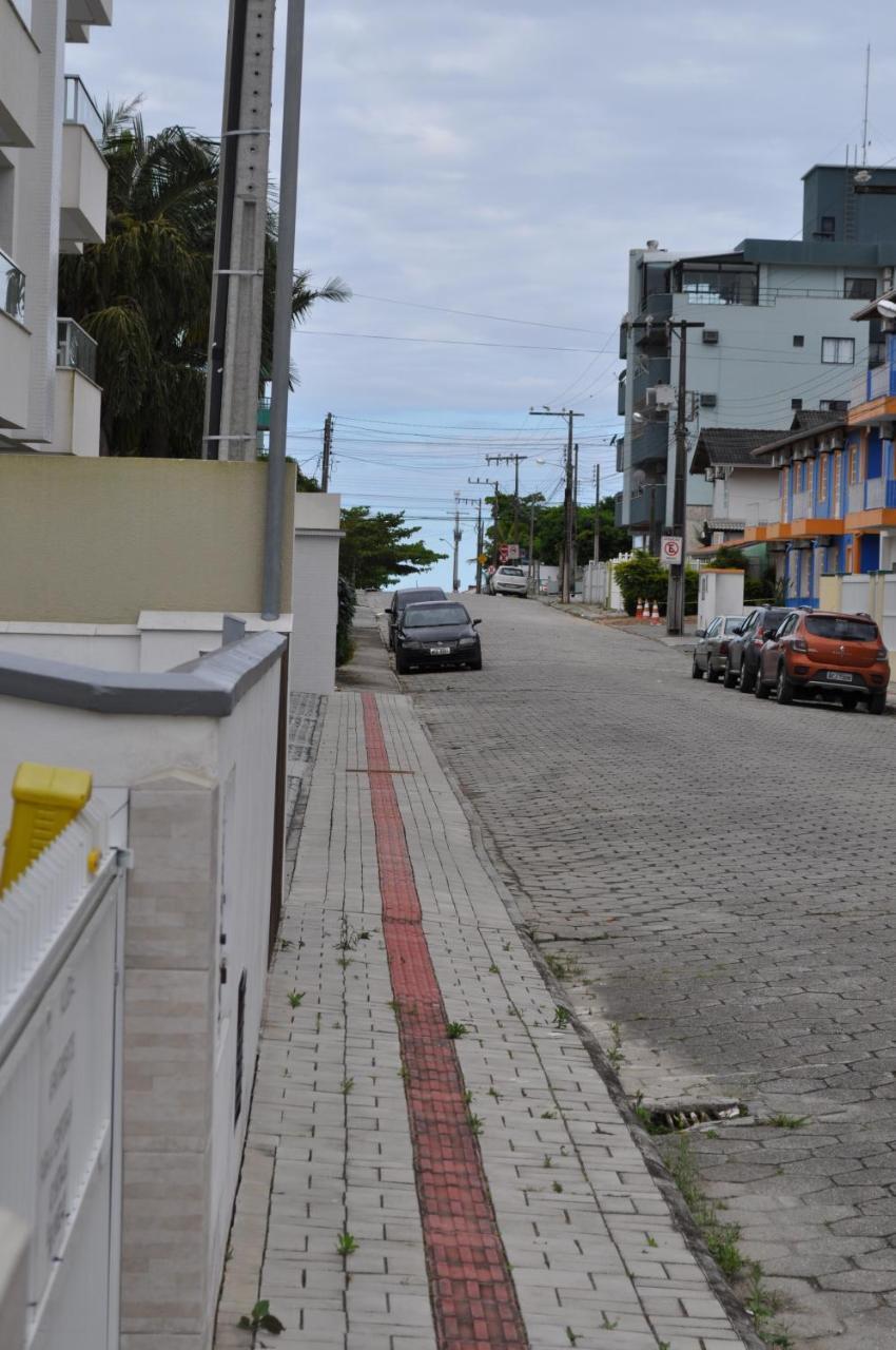 Apartamentos Bombinhas - 140 Metros Da Praia Exterior foto